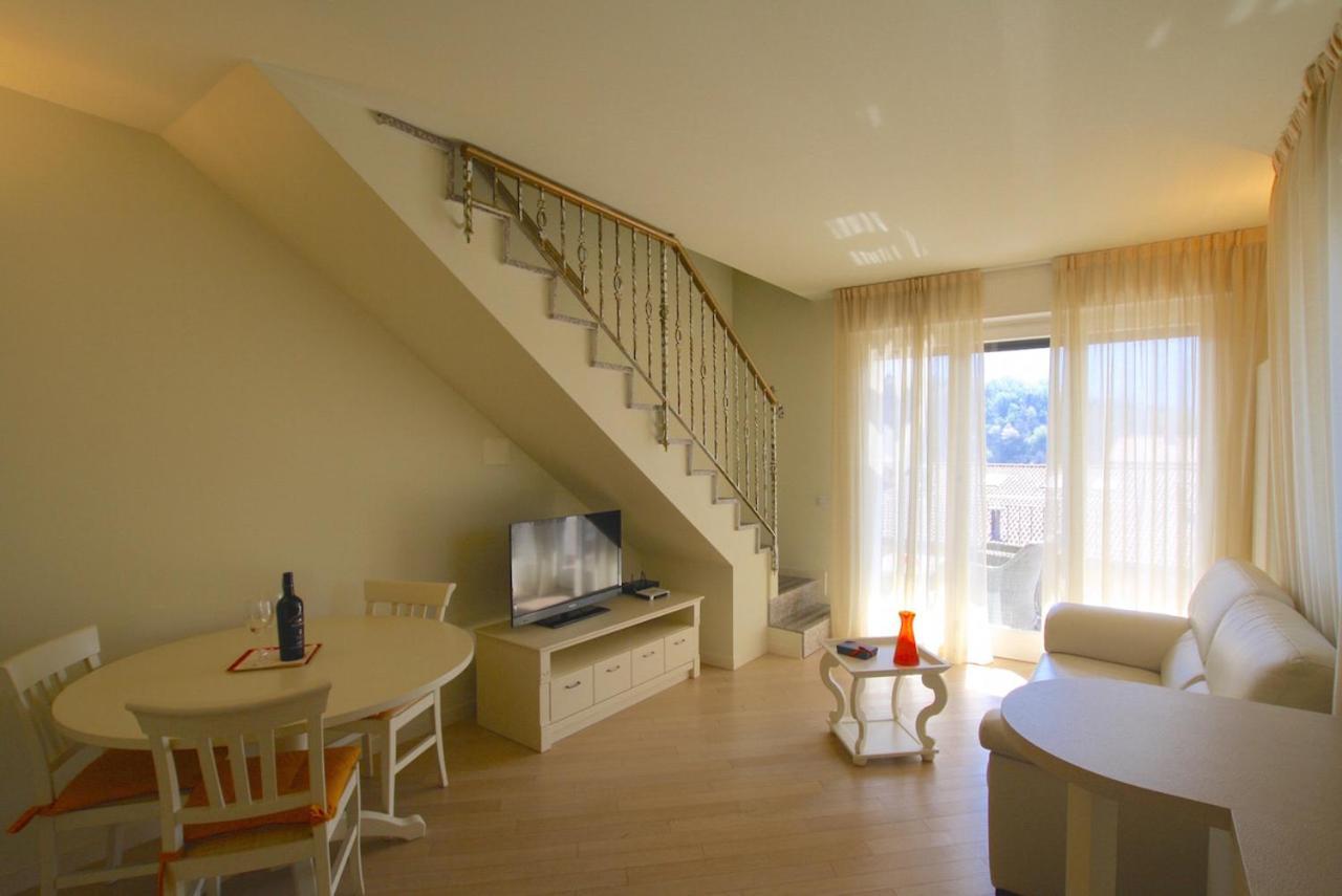 New Moon Apartment Tremezzo Ngoại thất bức ảnh